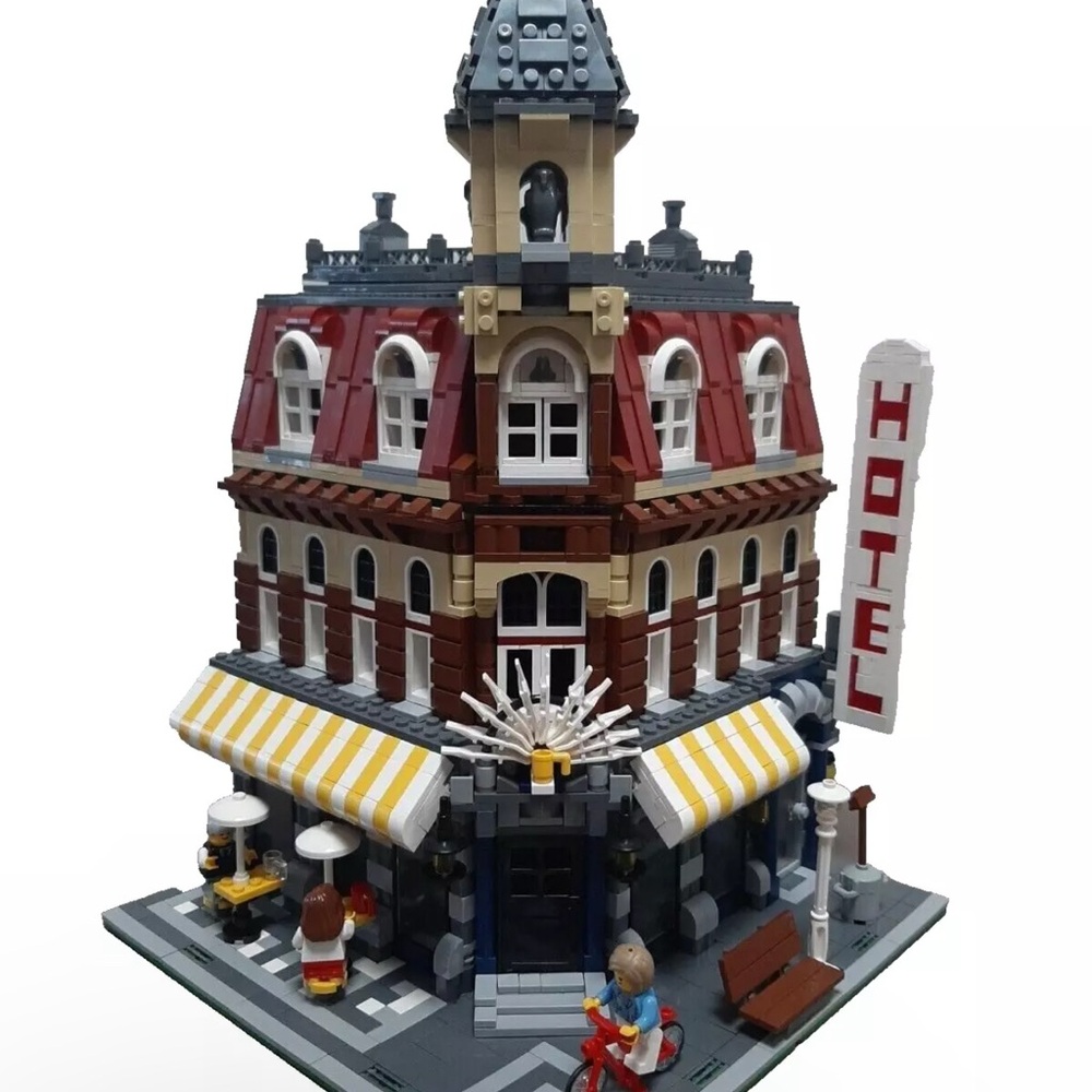 Modular Cafe City Corner Store Building set Sealed in BOX Lego Compatible ONLY - Picture 2 of 4